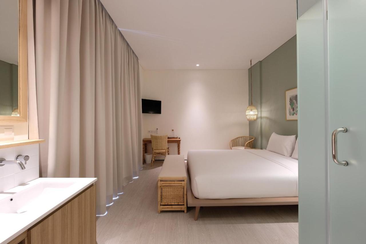La Boheme, Rooms And Coffee Giacarta Esterno foto